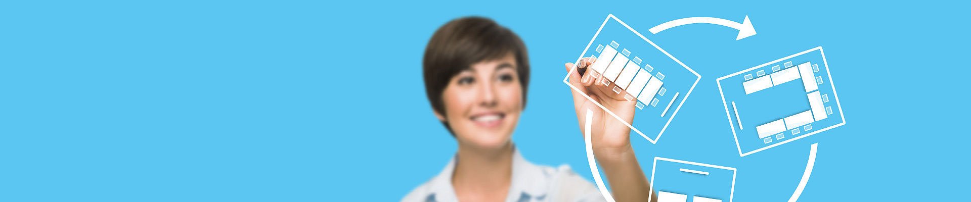 Femme travaillant sur Room Concepts