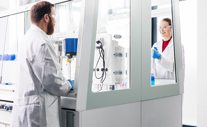 Parois latérales et arrière transparentes dans le Secuflow Vision Digestorium