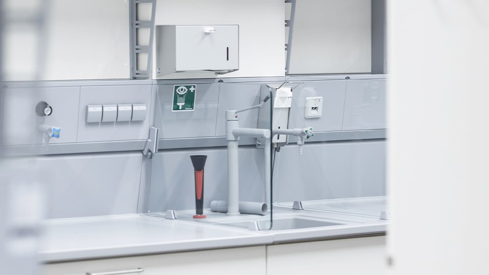 Pour un travail hygiénique - Eviers de laboratoire