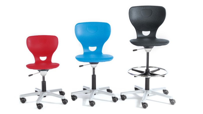 Chaise pivotante croisèe
