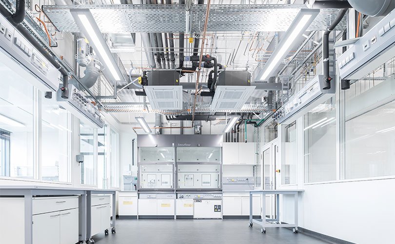 Plus d'efficacité énergétique grâce à la hotte de laboratoire Secuflow